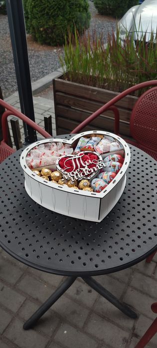 Подарункови бокс набір, подарунок дівчині Черкаси доставка квітів