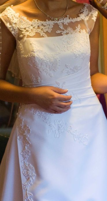 sukienka ślubna z koronką
