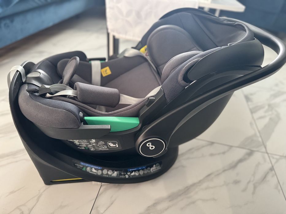 Fotelik samochodowy gb z bazą ISOFIX – i-Size | Stan idealny