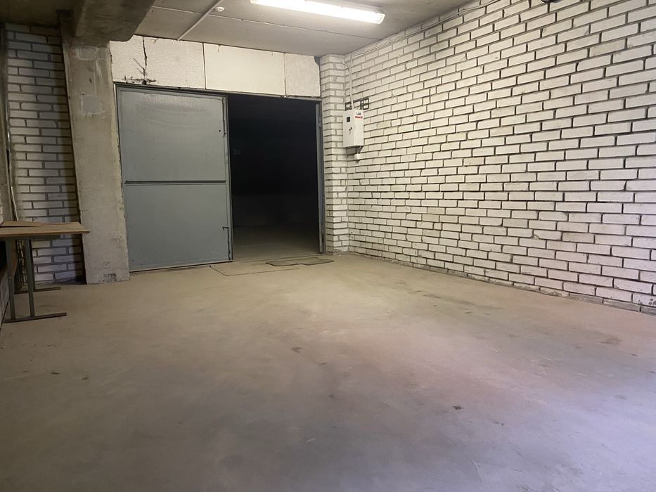 Оренда цегляного Гаража в багатоповерховому кооперативі