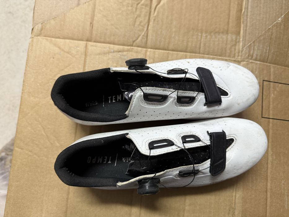 Sapatos Fisik como novos