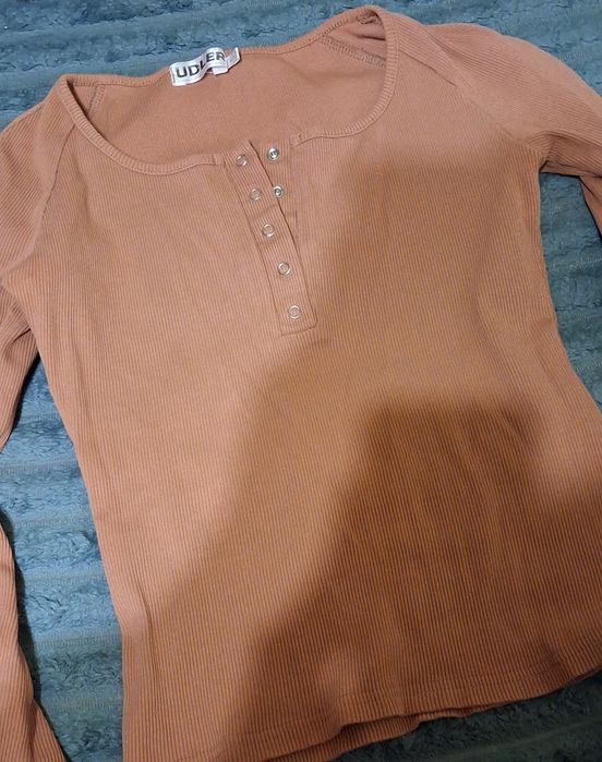 Жіночі кофти/топи