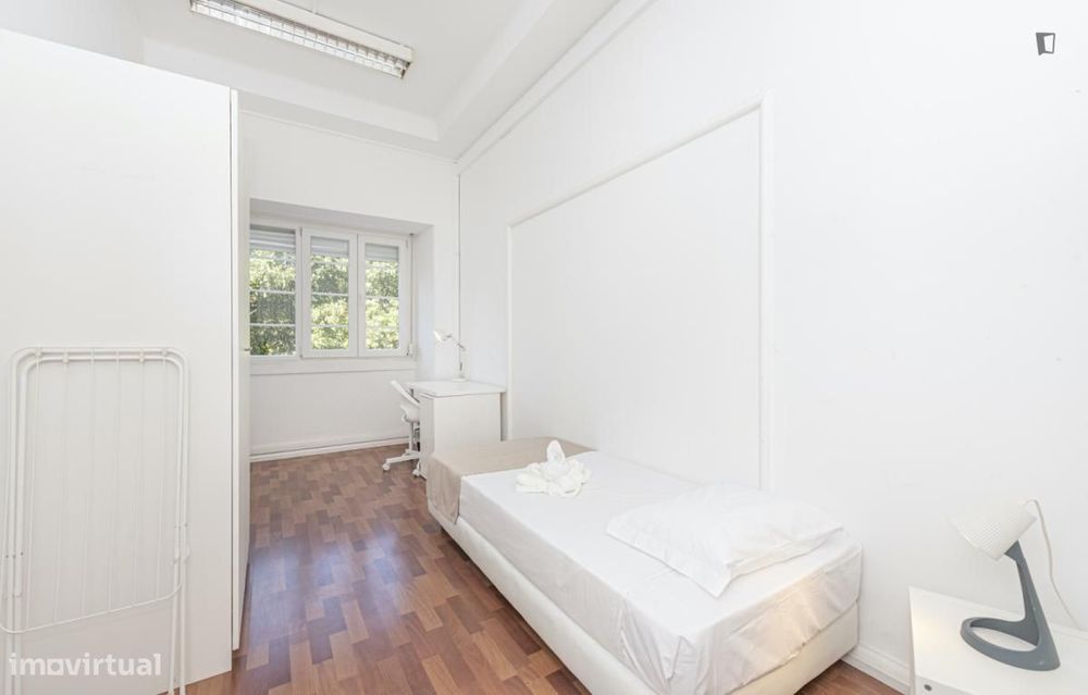 Quarto - localizado em Alameda Lisbon