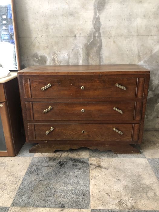 Movel com gavetas para desocupar