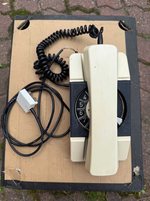 Telefon stacjonarny-Bratek