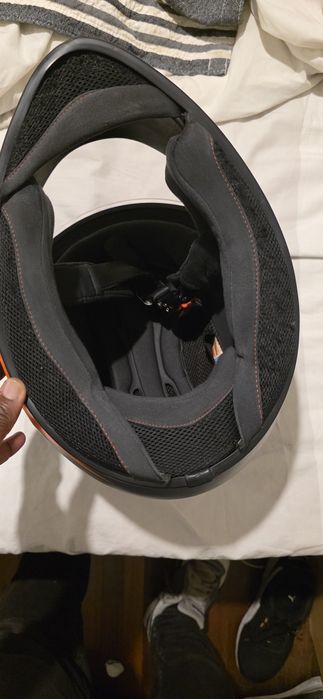 Capacete [Marca e Modelo] – Bom estado
: