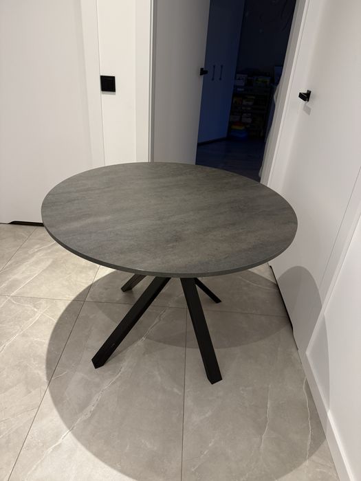 Stół okrągły szary ikea