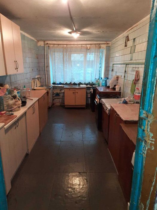 Продам дві кімнати в гуртожитку!!