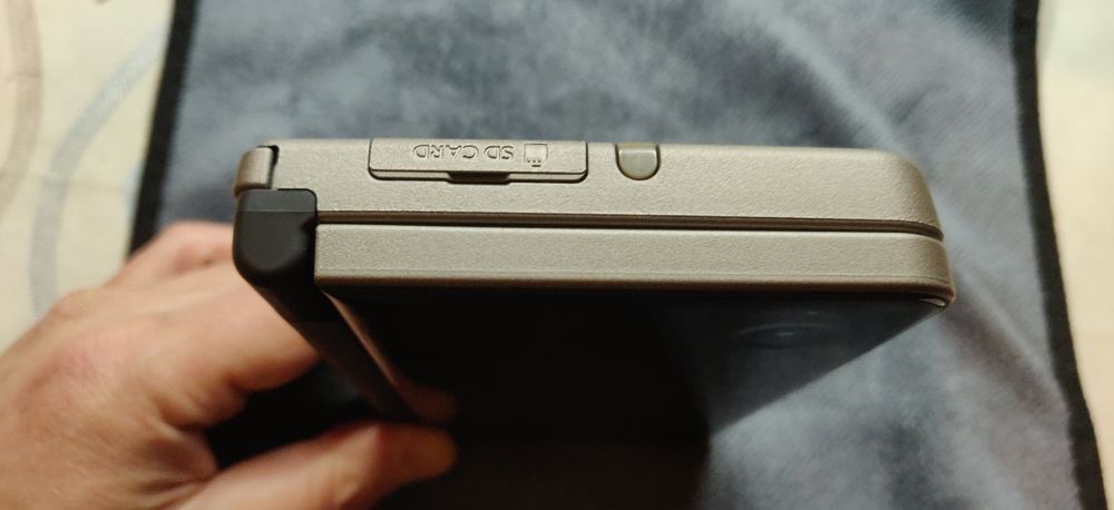 Продам nintendo DSi XL