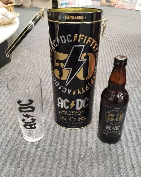 AC/DC Aniversário de 50 anos.Edição Limitada -Lata,cerveja e copo novo