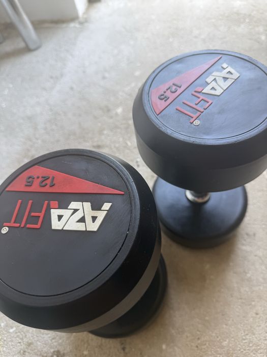 Halteres Borracha 12.5kg Azafit (Par)