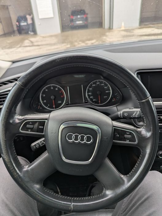 Продаю Audi Q5 2012 2.0 бензин