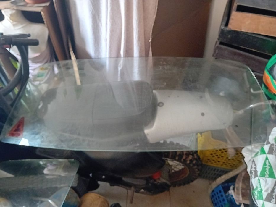 Parabrisas antigo para automóvel antigo ligeiro