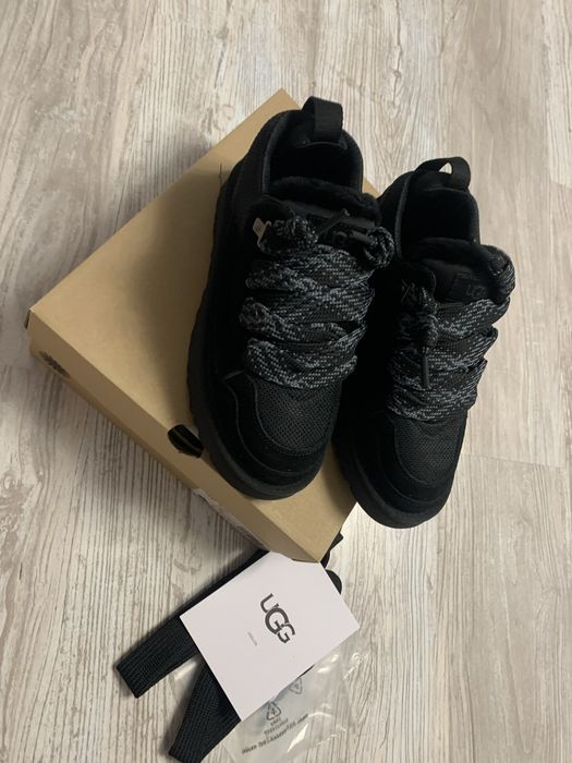 В наявності UGG Lowmel 39 40 розмір