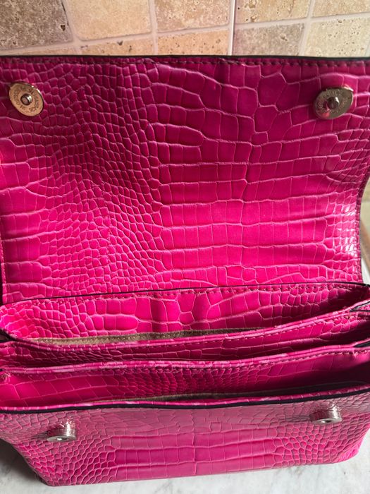 Mala Guess elegante Rosa