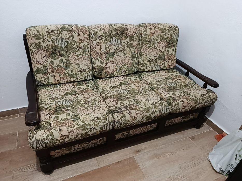 Sofá cama  vintage em tecido