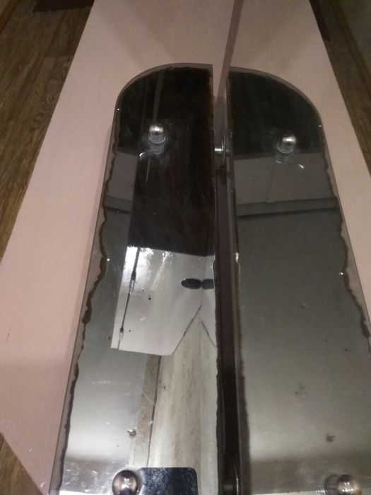 Зеркало с полочкой