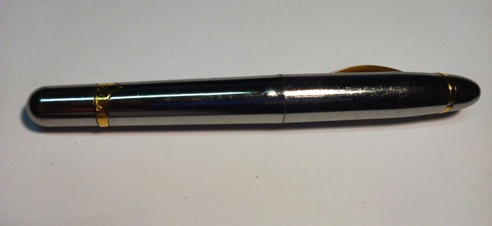 Canetas de tinta permanente antigas em bom estado - só 3 disponíveis