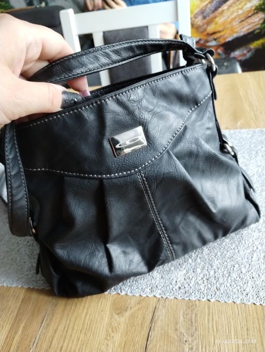 Torebka czarna na pasku