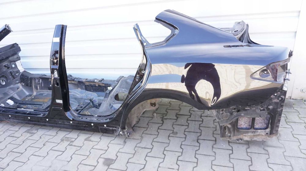 Відрізні частини/четверті на Infiniti Q70