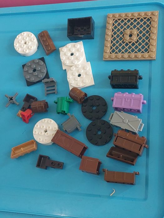 Lego elementy skrzynie i inne