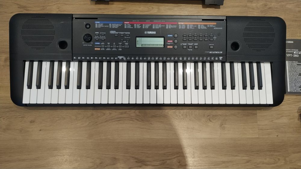 Teclado musical YAMAHA PSR-E263