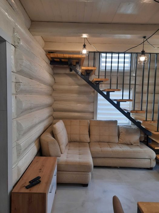 Затишний  будинок у центрі міста подобово посуточно