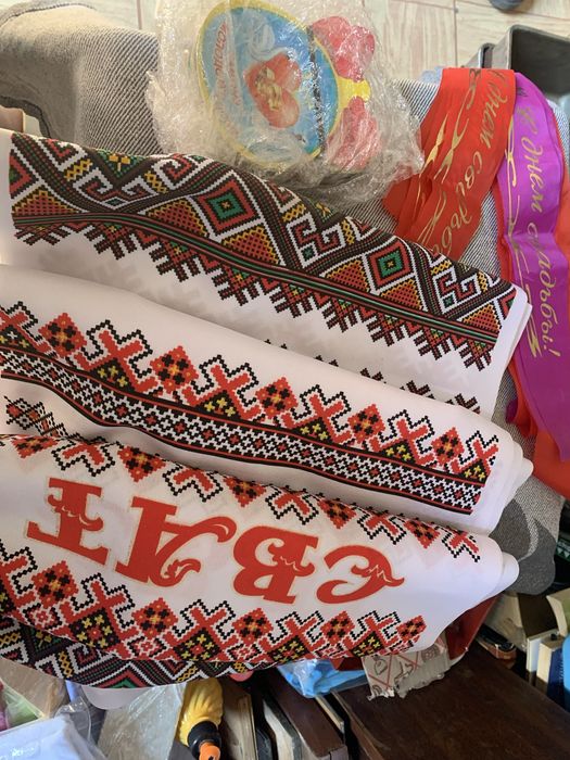 Перчатки, рушники, букетики весільні