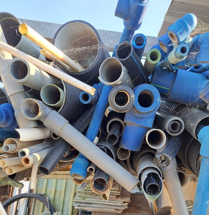 Tubos sobra de obra em bom estado