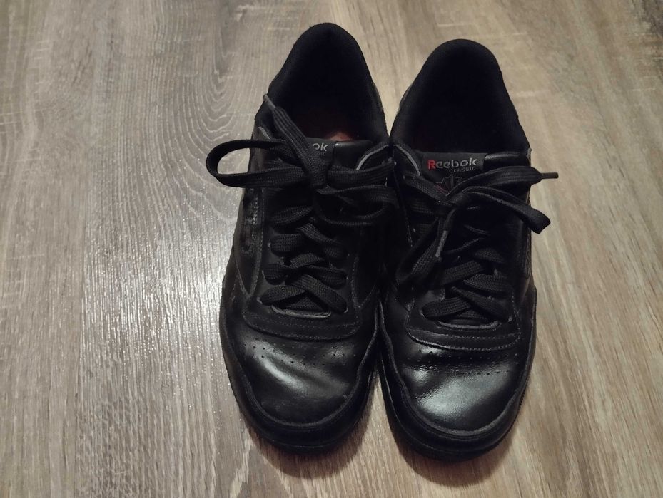 Шкіряні кросівки Reebok для хлопчика, підлітка 38 розміру