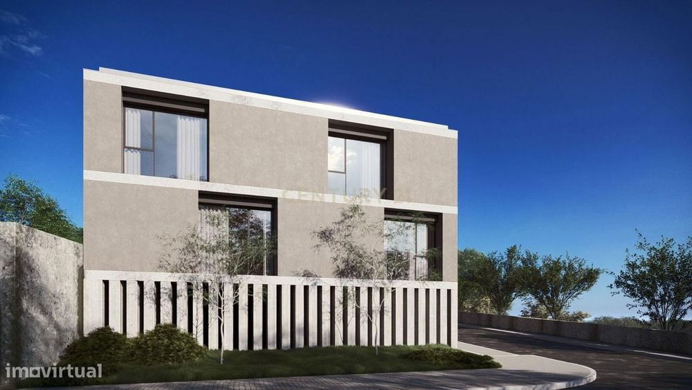 Property in Ramada E Caneças, Lisboa