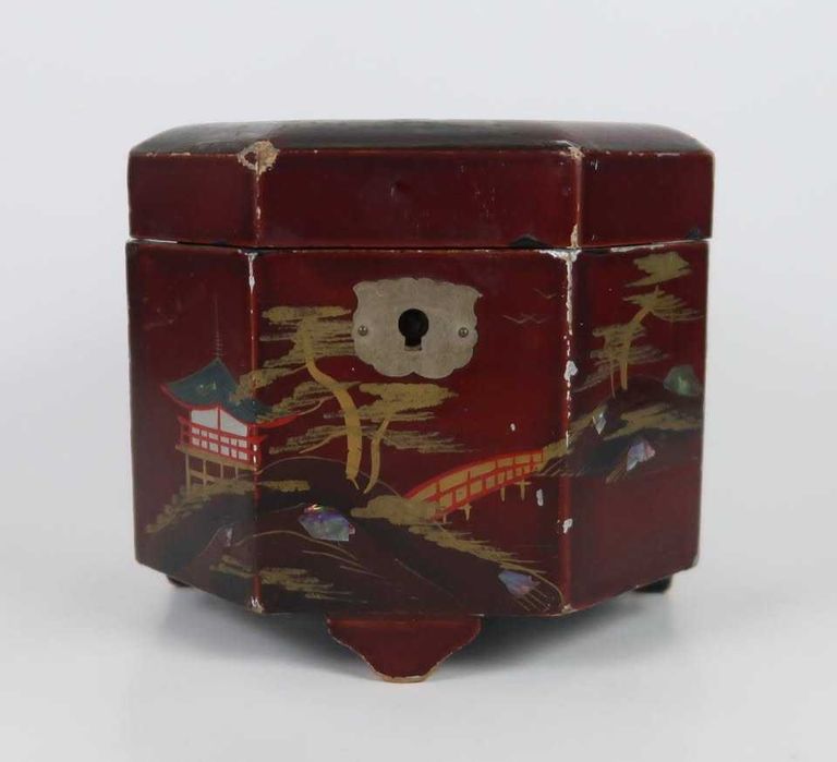 Caixa octogonal oriental com musica (Ref. 1)