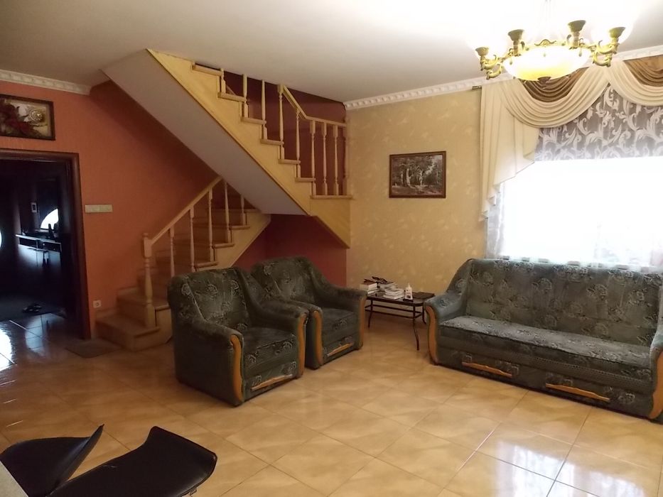 ТЕРМІНОВО! Будинок з ремонтом та укриттям, 25 соток, басейн