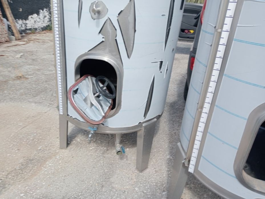 2 Cubas inox 550 LT como novas 320 eur cada