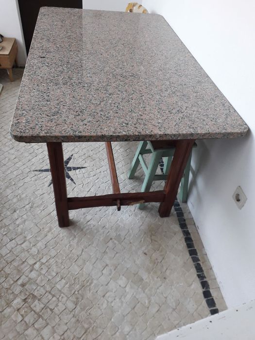 Selling Dining Table64738604072067120