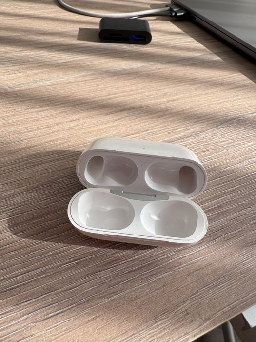 Кейс від навушників AirPods 1