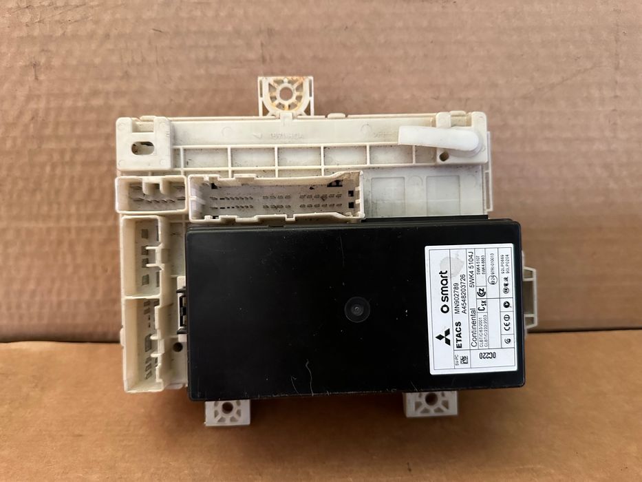 Caixa de fusíveis Smart ForFour 454 A4545.40034 \ A45482.03726