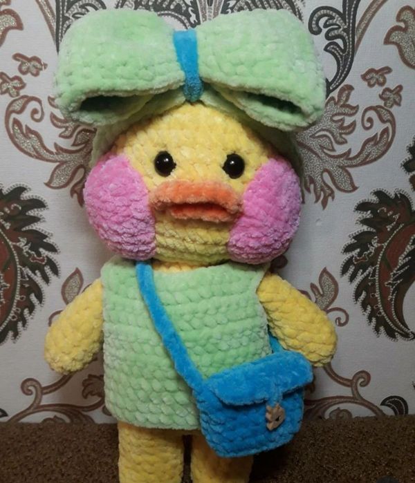 В'язана іграшка "Лалафанфан качечка"