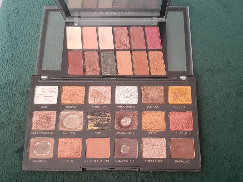 Duży zestaw cieni do powiek dwie paletki 30 kolorów!