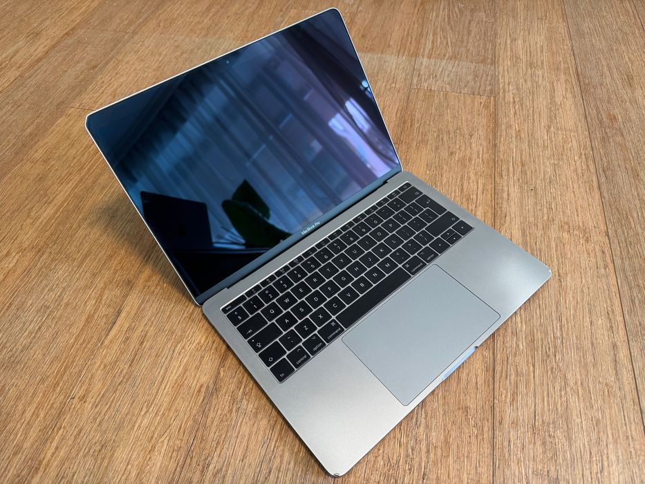 MacBook Pro 13,3" MPXQ2ZE/A