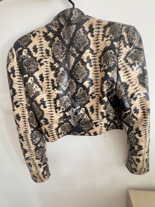 Oryginalna kurtka Marciano by Guess w efektownym wzorze python / snakeskin.