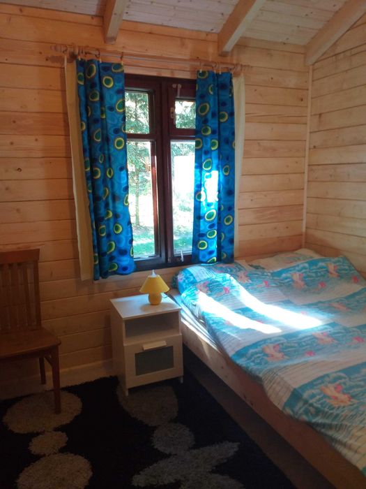 Wynajem domek 6os  MAZURY nad JEZIOREM z PRYWATNĄ PLAŻĄ.