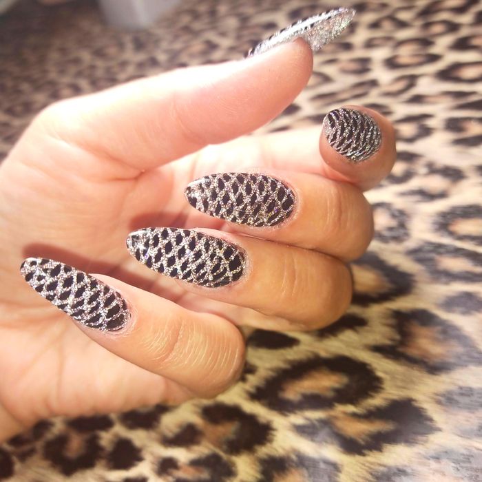 Маникюр, педикюр, наращивание.