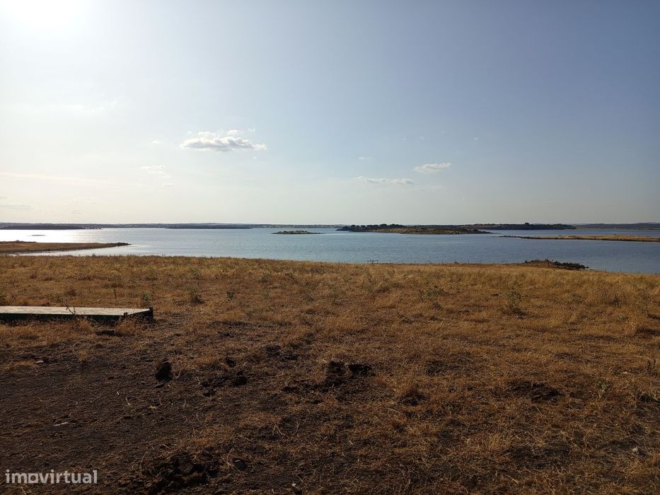 Monte na Margem de Alqueva