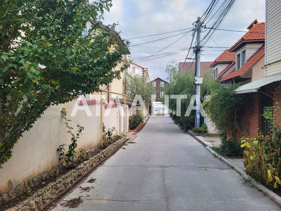 Дом-дача с мезонином возле моря, район Совиньона