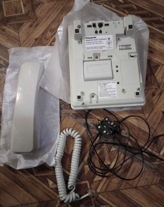 Інтегрований телефон Panasonic KX-TS2363UAW (новий) повний комплект .