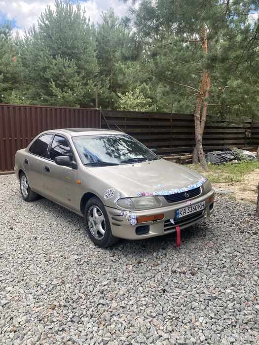 Mazda323VBA седан