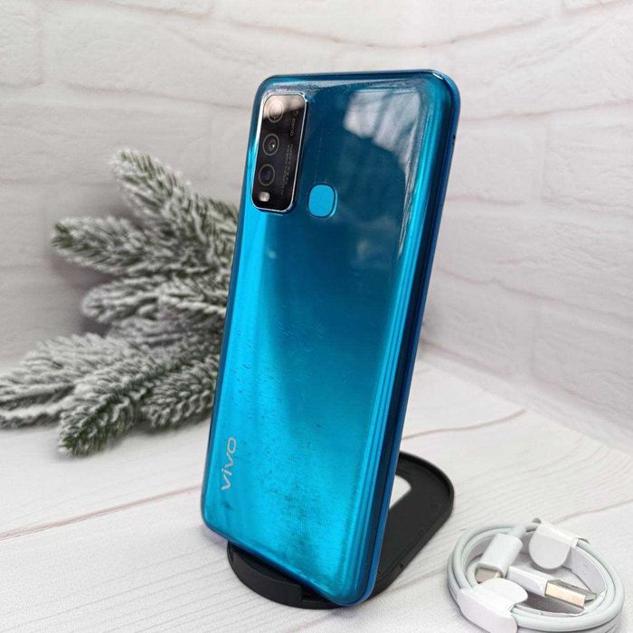 Продам телефон Vivo Y30 4/64 Gb NFC в гарному стані