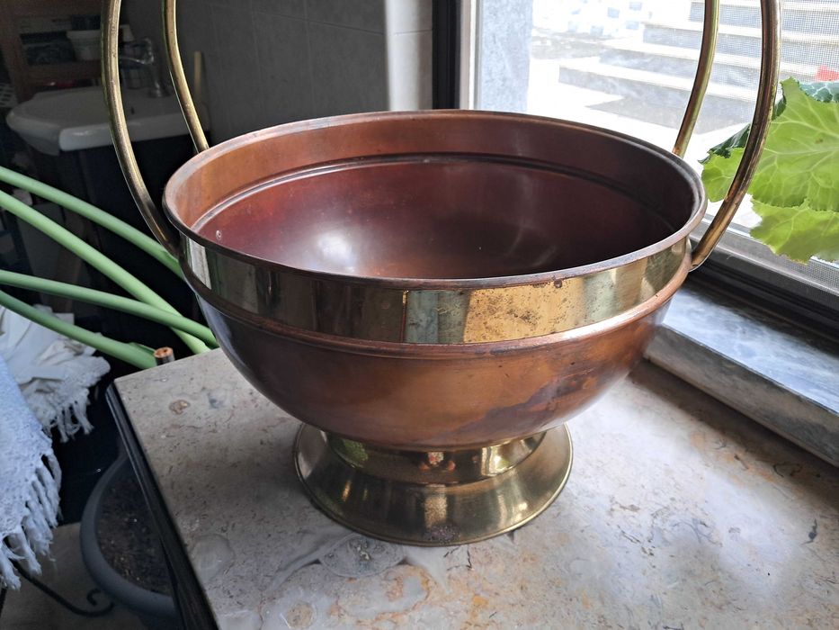 Fruteira em cobre e latão