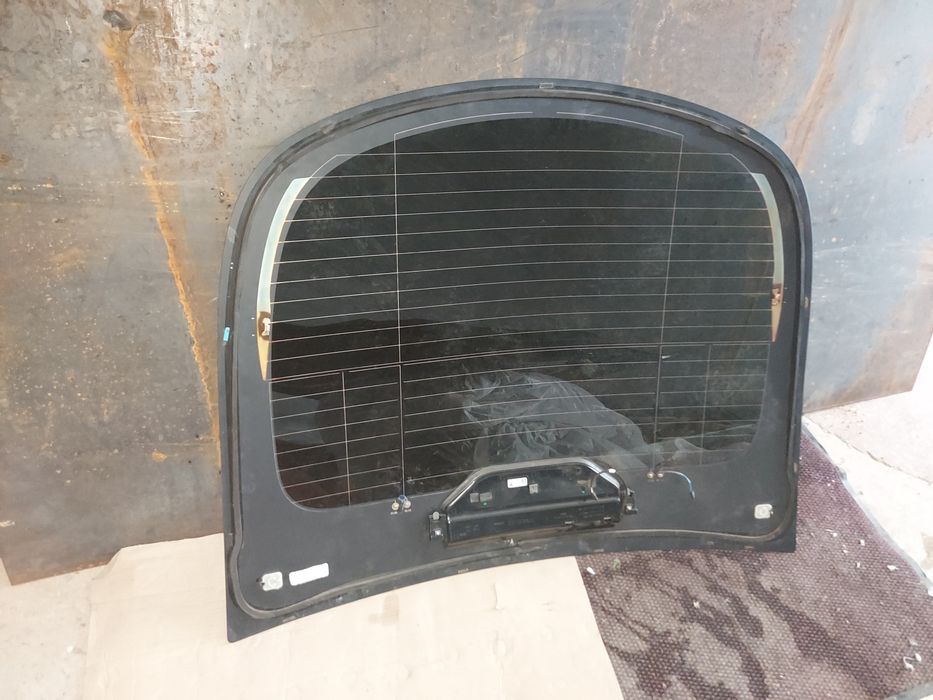 Скло заднє  Tesla